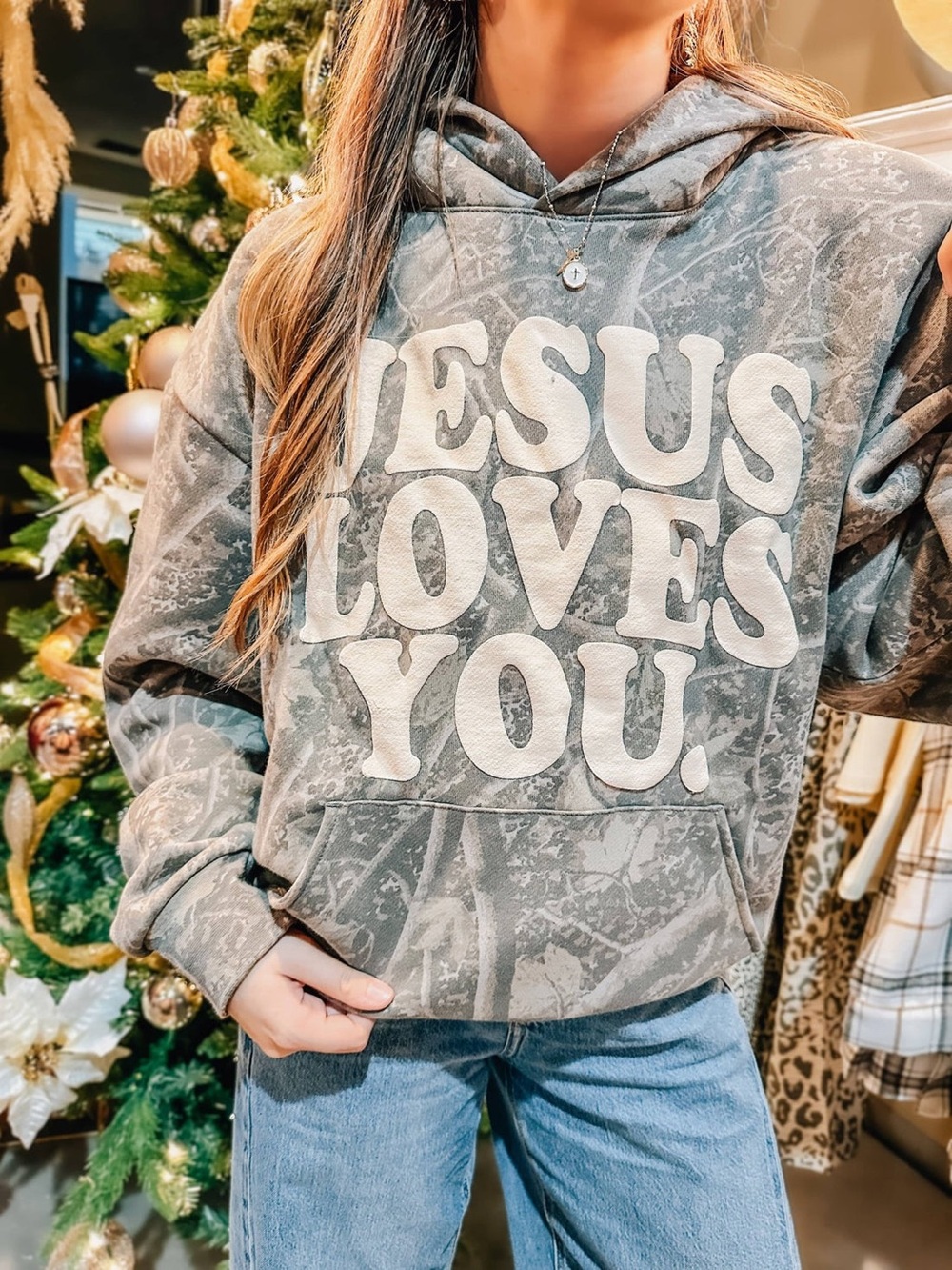 Souther Bliss โJesus Loves You' Camo Hoodie 2XL